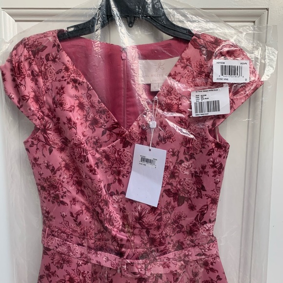 NWT Gal Meets Glam Elle Rose Floral Belted Dress 0 - Picture 10 of 13